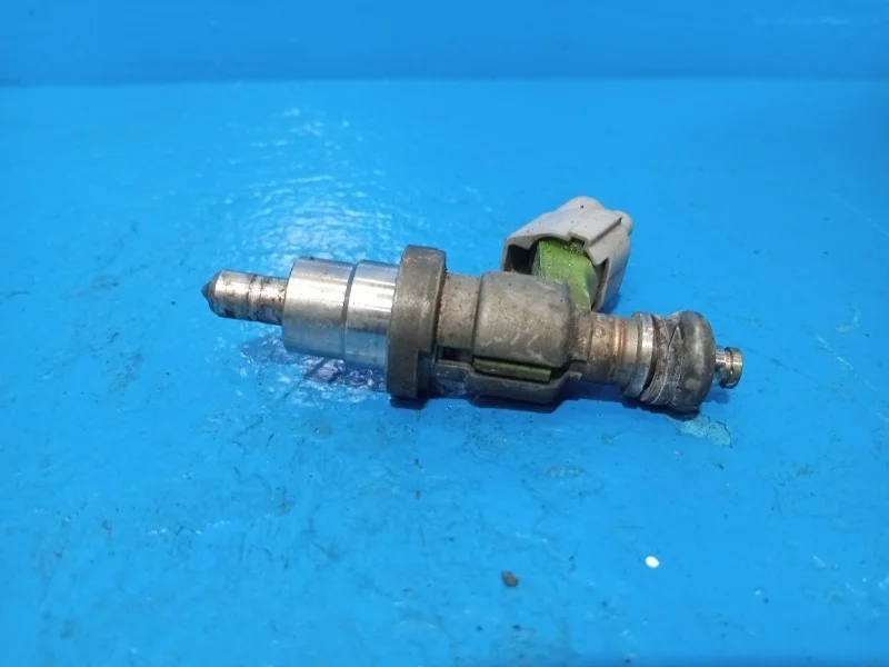 Форсунка топливная Toyota Avensis 2003-2009