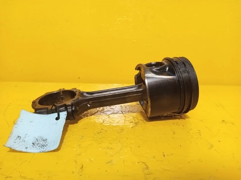 Поршень с шатуном Nissan Pathfinder 2005-2009