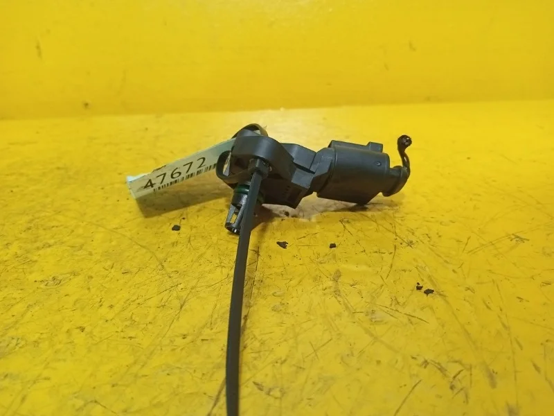 Датчик массового расхода воздуха Volkswagen Passat