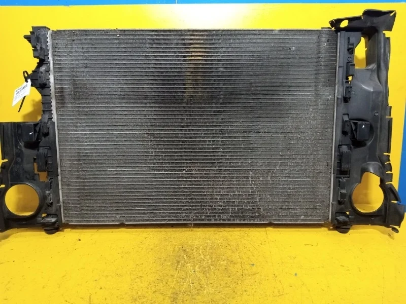 Радиатор охлаждения двигателя Volvo XC60 2013-2018