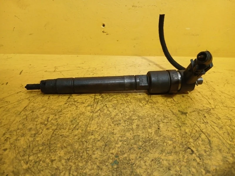 Форсунка топливная Volvo XC90 2004-2009