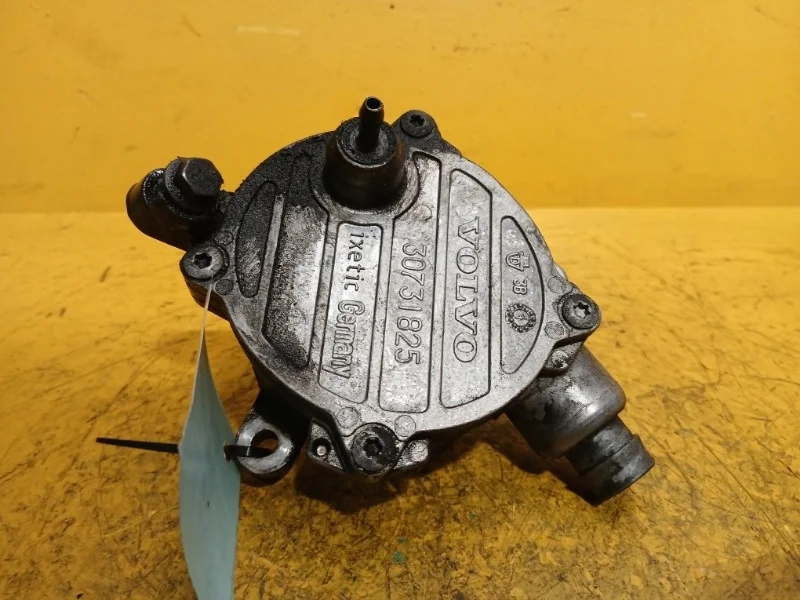 Насос вакуумный Volvo XC90 2004-2009