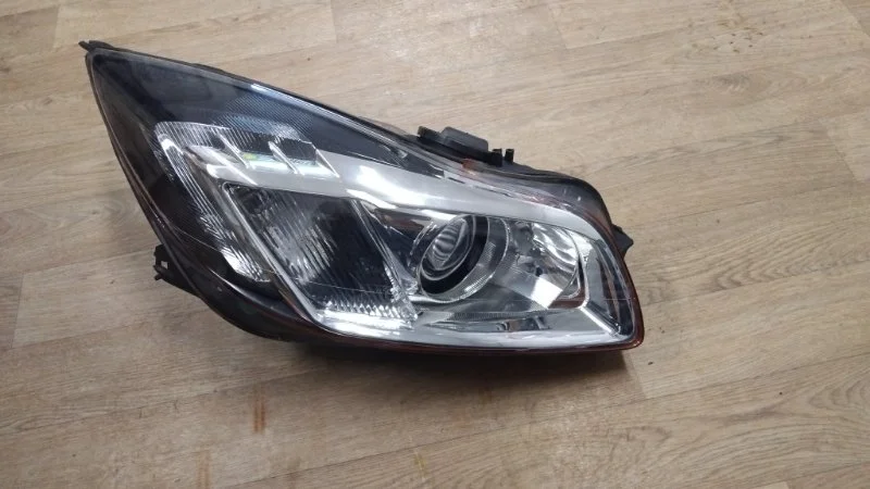Фара Opel INSIGNIA 2011