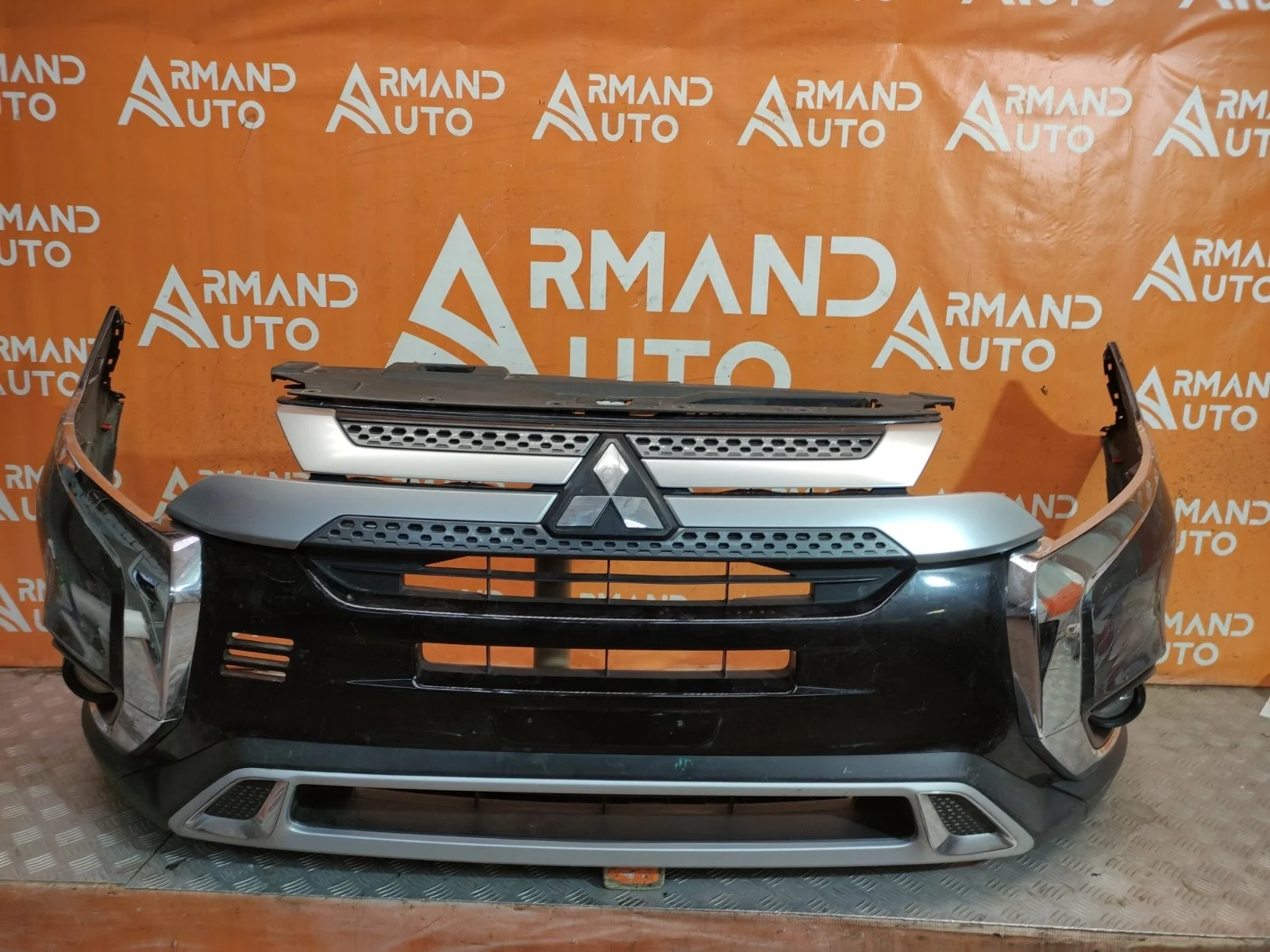 Бампер Mitsubishi Outlander 2018-нв 3