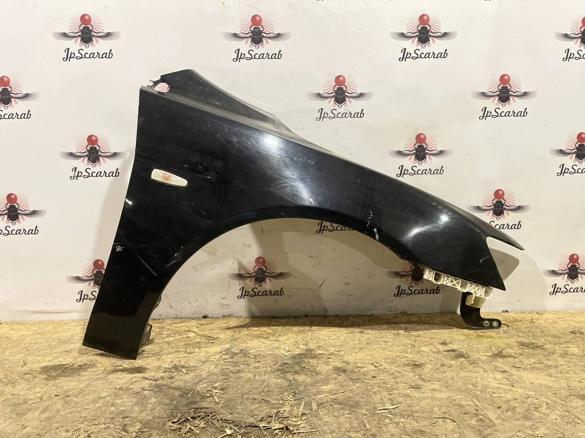 Крыло переднее правое Mitsubishi Lancer 10 CY