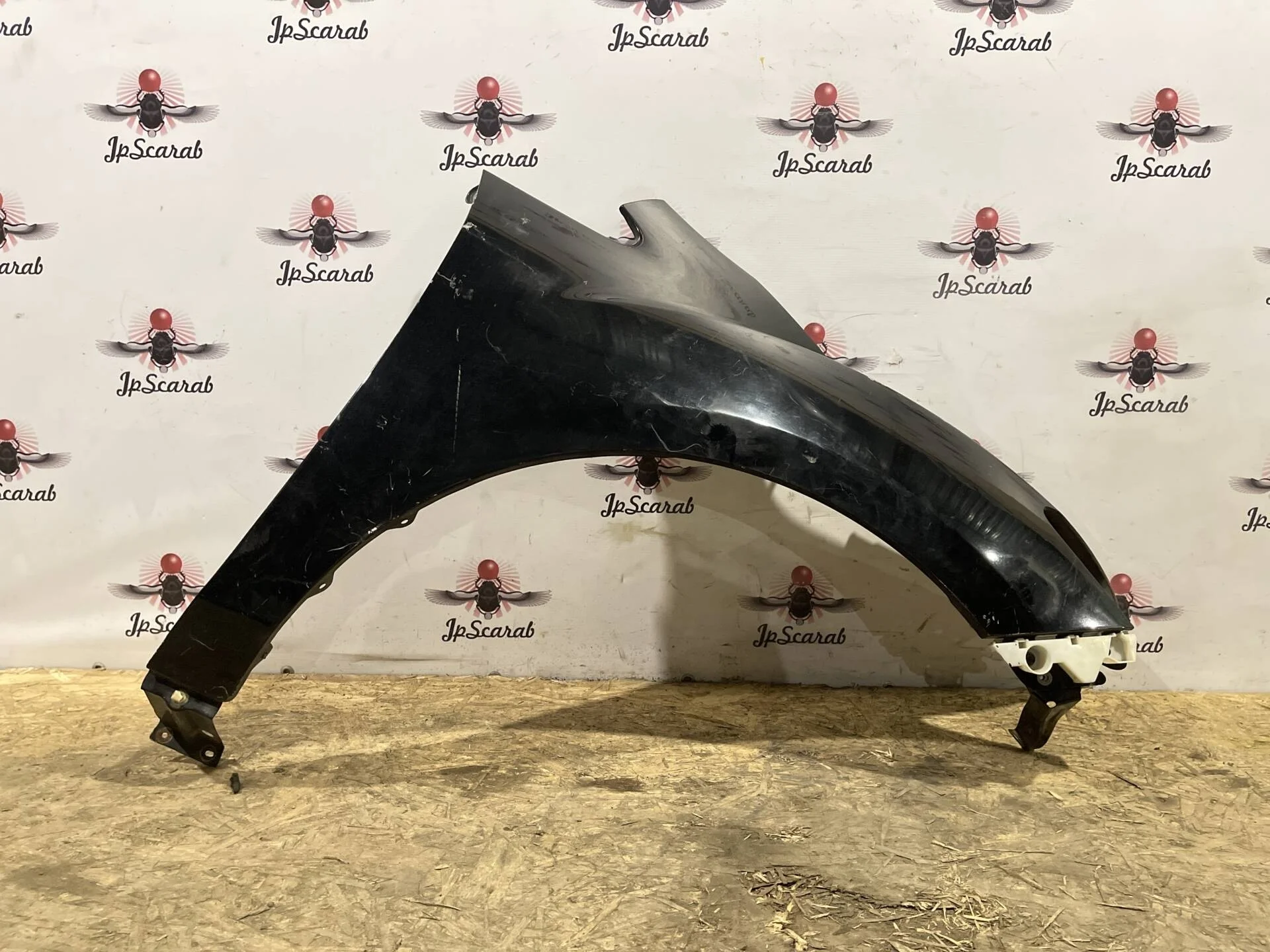 Крыло переднее правое Mazda CX-7 ER