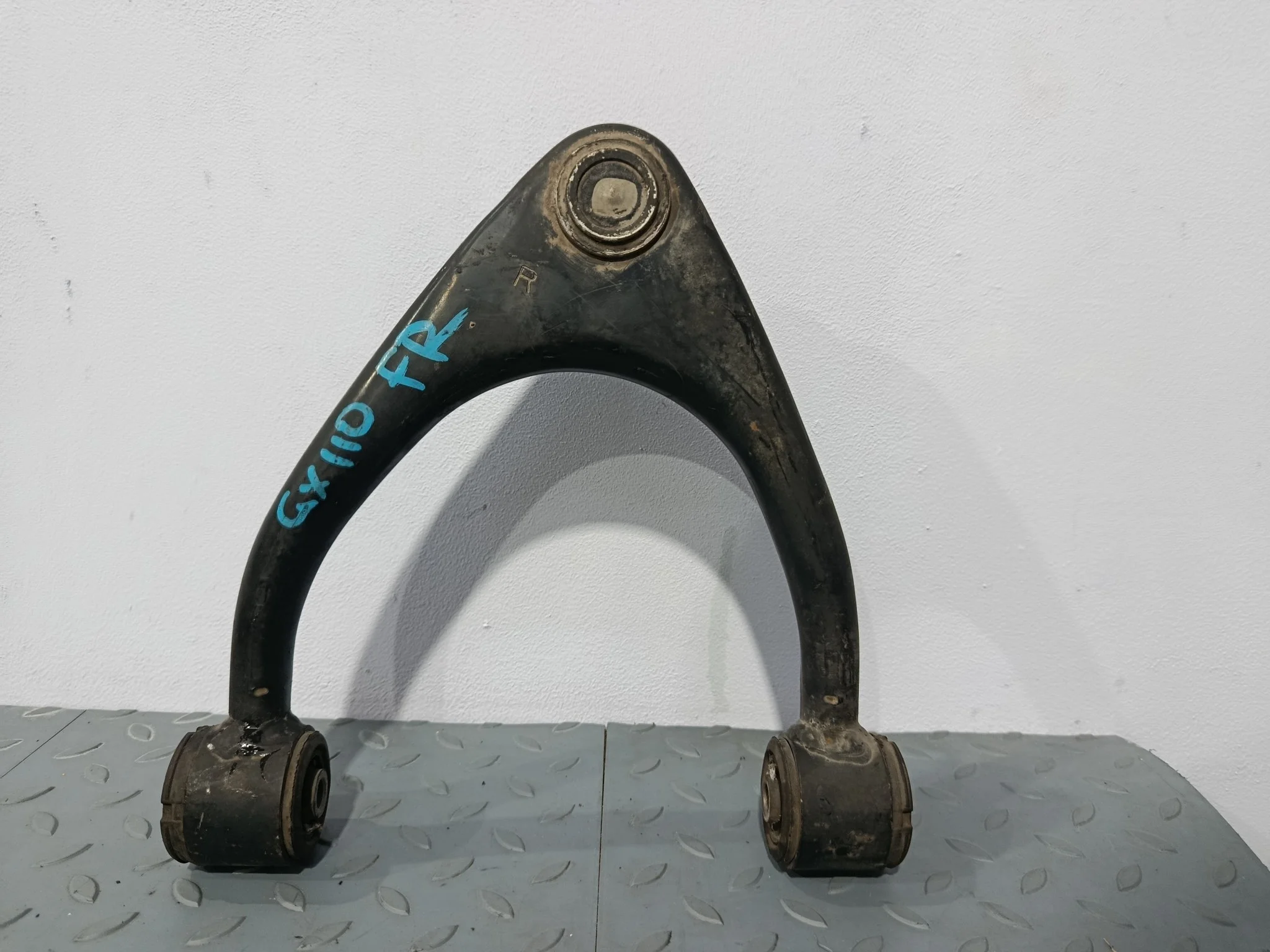 РЫЧАГ TOYOTA LEXUS ПЕРЕД ПРАВО ВЕРХ 4861059025