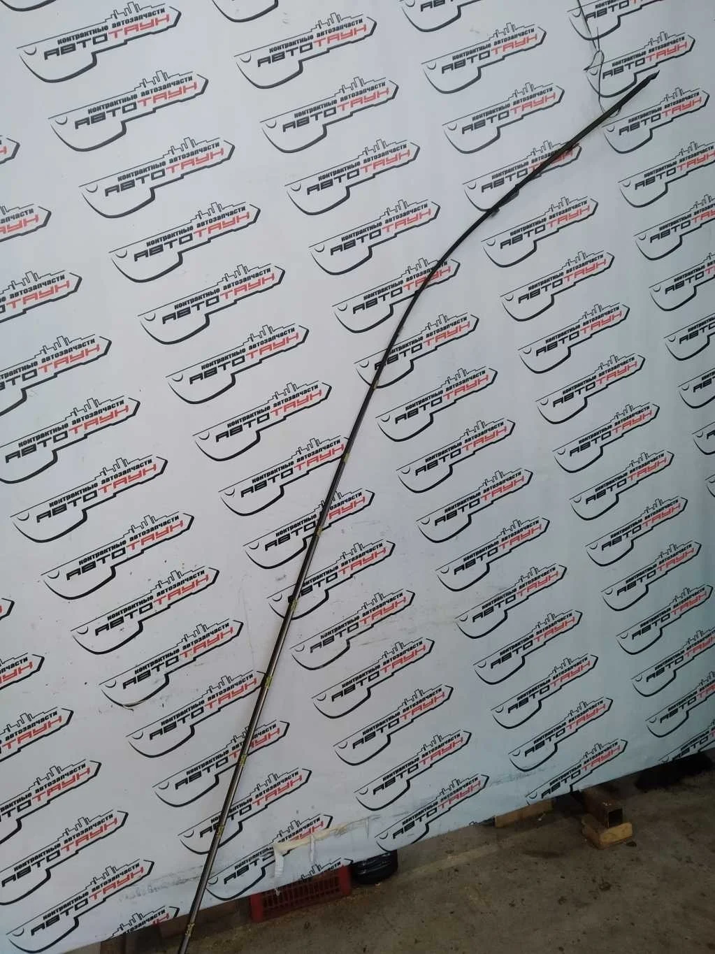 МОЛДИНГ НА КРЫШУ MITSUBISHI CHARIOT GRANDIS N84W N86W N94W ПРАВЫЙ MR288504