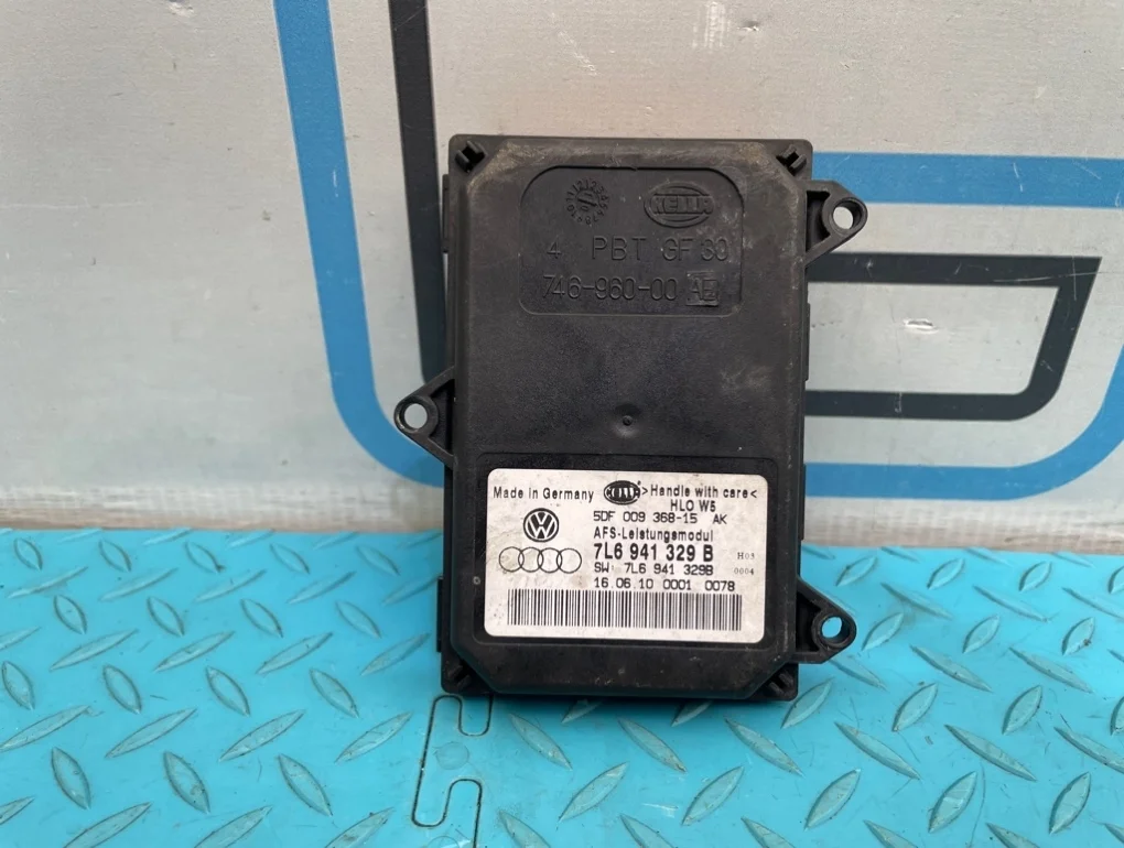 Блок фар Volkswagen Tiguan 2010 7L6941329B 5N1 CCZC 2.0