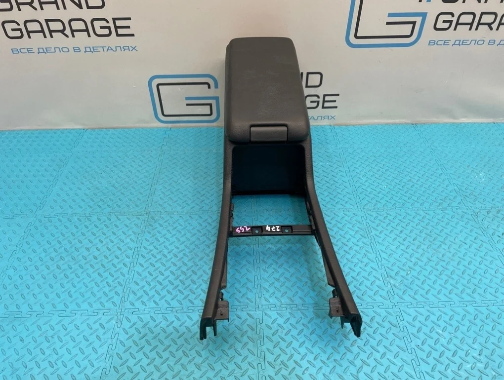 Подлокотник Mercedes-Benz E-Class 1999 A2106800750 W210 112.941 3.2