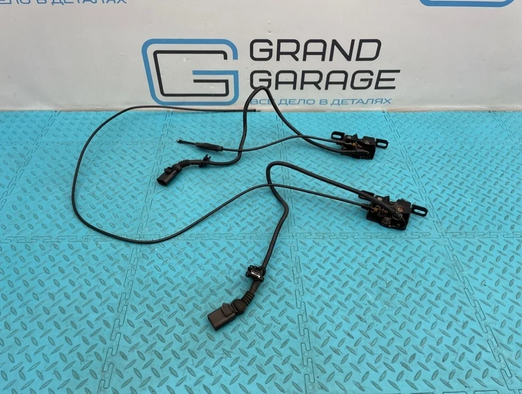 Замки капота Audi A8 2005 4E0823509D D3 BFM 4.2