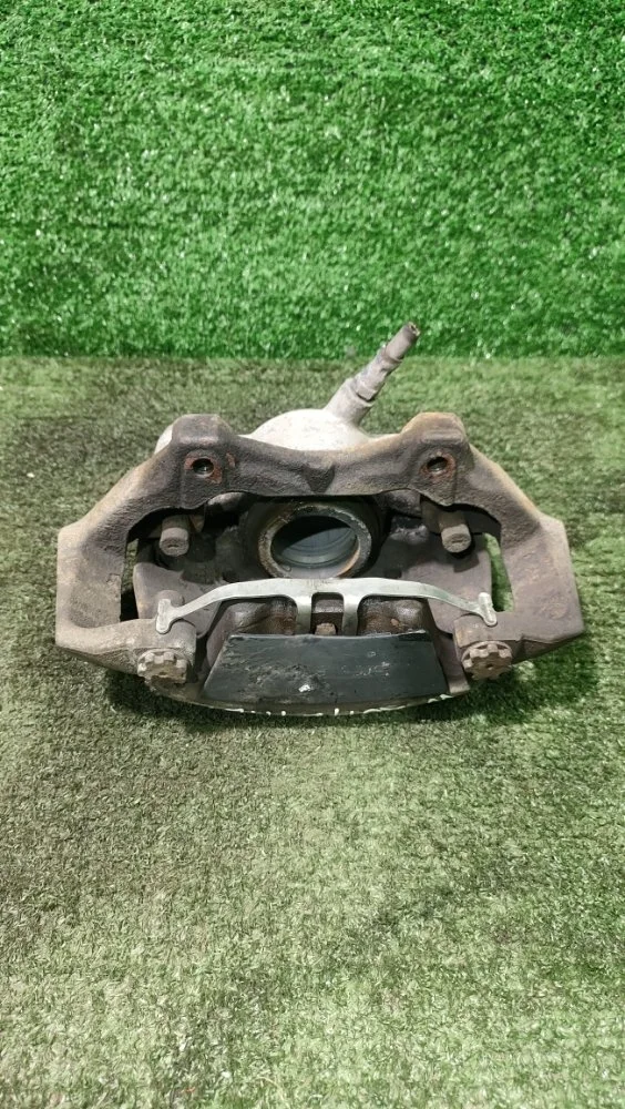 Суппорт Mercedes E-Class 2011 A2044213581 W207 271.860, передний левый