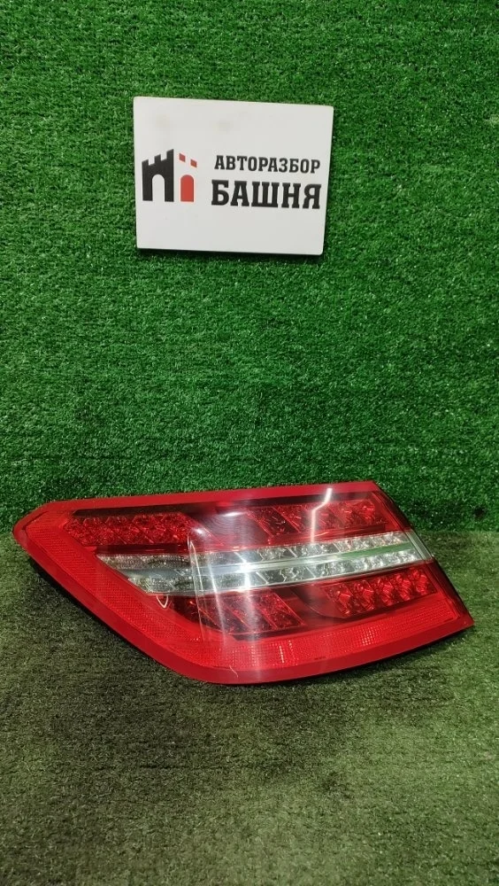 Фонарь наружний Mercedes E-Class 2011 A2079060158 W207 271.860, левый