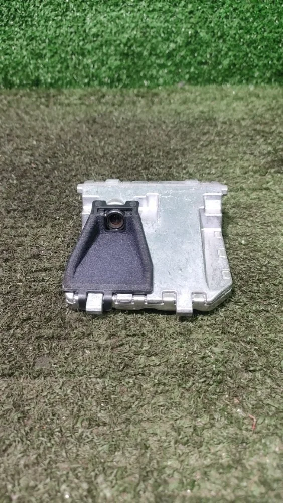 Камера переднего вида Mercedes E-Class 2011 A0009057202 W207 271.860