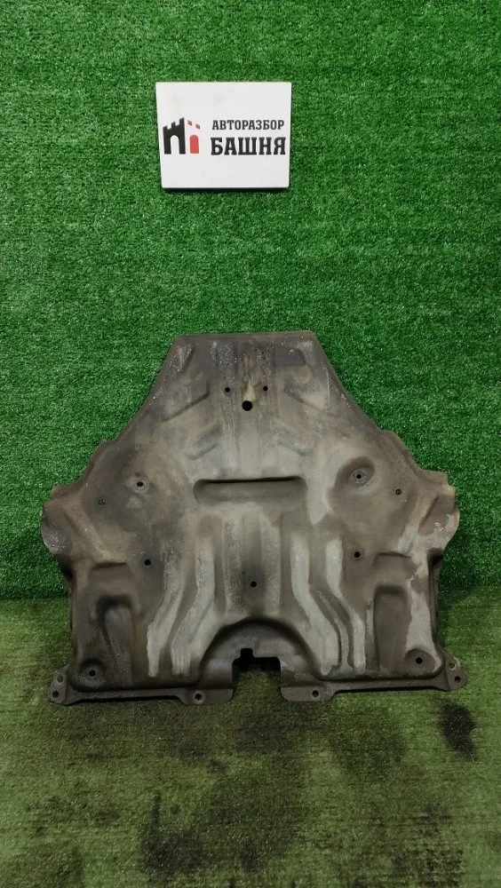 Защита двигателя Mercedes E-Class 2011 A2045240101 W207 271.860