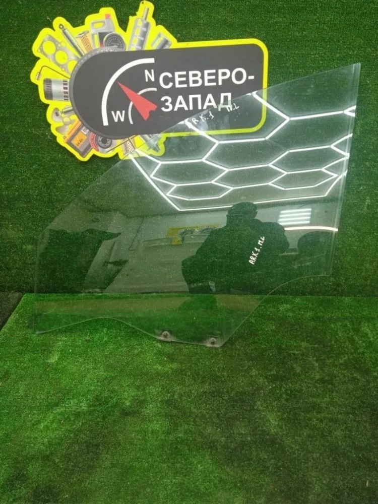 Стекло двери Renault Arkana 2021 803018289R XJC H4M441, переднее левое