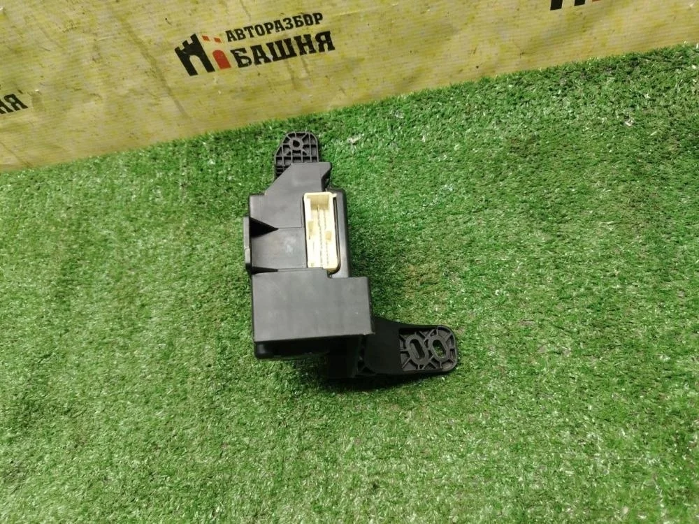 Блок предохранителей салонный Lexus Lx570 2008 8273160250 URJ201 3URFE, правый