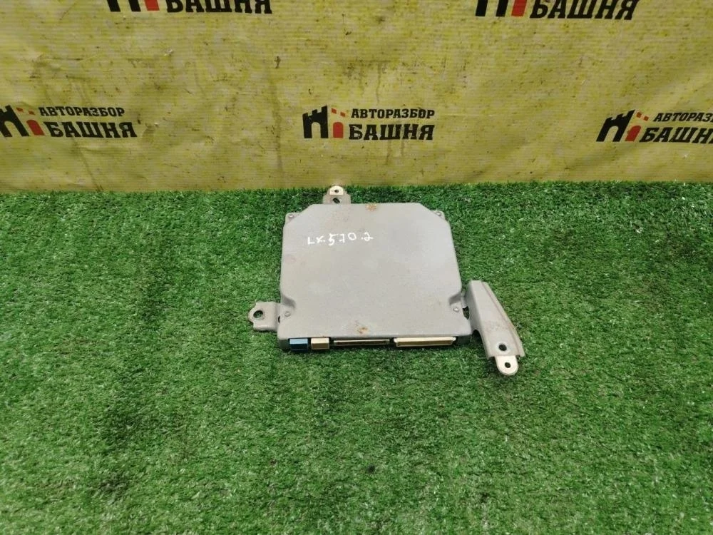 Блок управления парктрониками Lexus Lx570 2008 8679260120 URJ201 3URFE