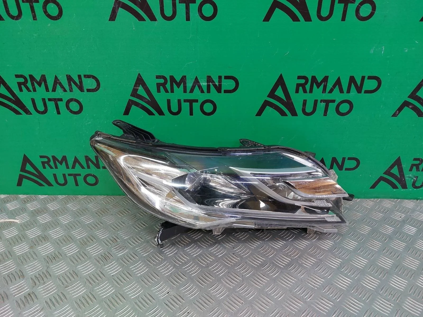 Фара Mitsubishi Pajero Sport 2015-2021 3