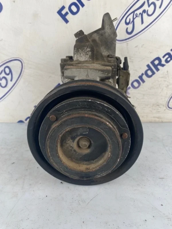 Компрессор кондиционера Toyota Camry 1997 8832033120 XV20 3.0 (1MZ-FE)