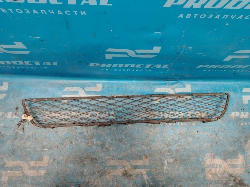 Решетка в бампер Toyota Corolla E12 2001-2007