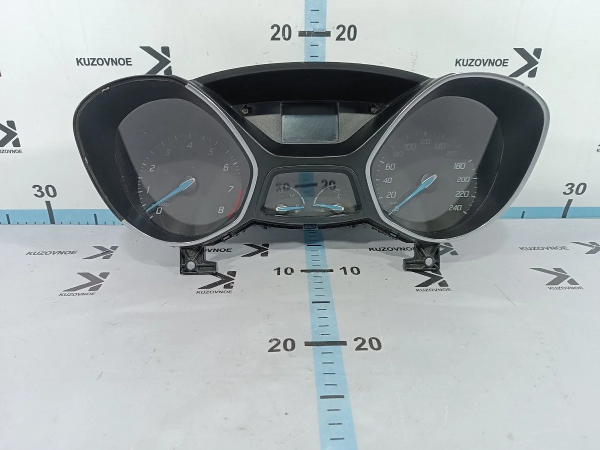 Панель приборов (спидометр) Ford Focus 2011 CB8