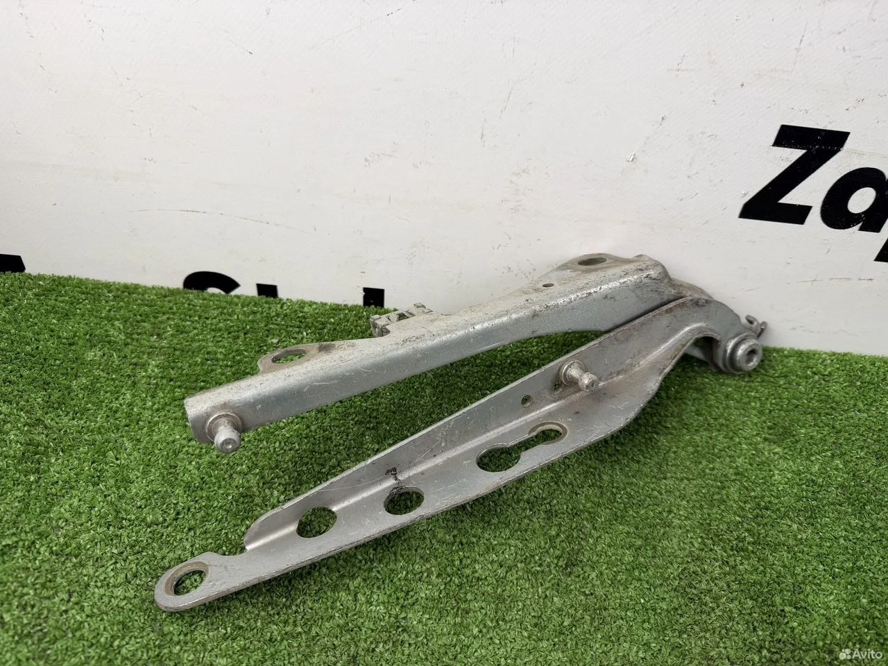 Петля капота левая volvo s60 2000 - 2009