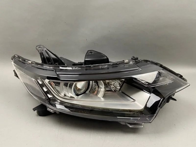 Фара Mitsubishi Outlander 2015-2018 8301C854 3, правая