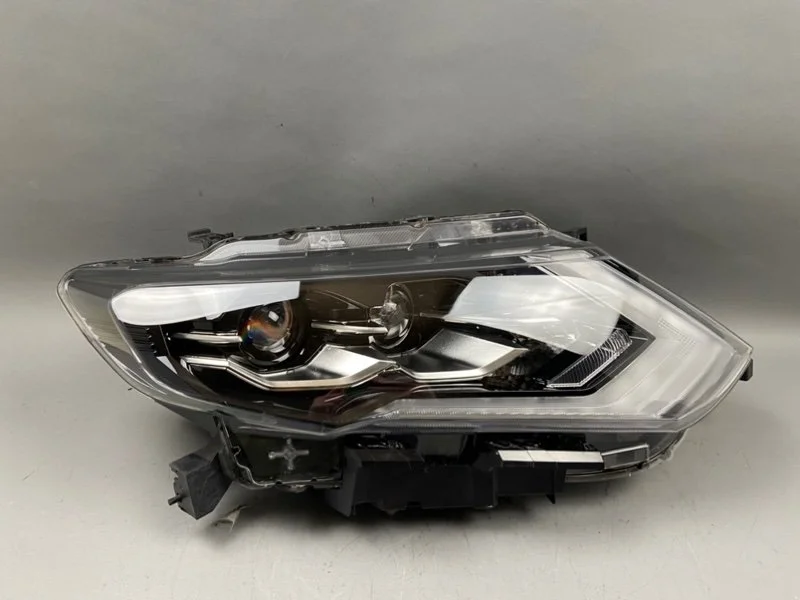 Фара Nissan X-Trail 2017-2022 260256FP8B T32, правая