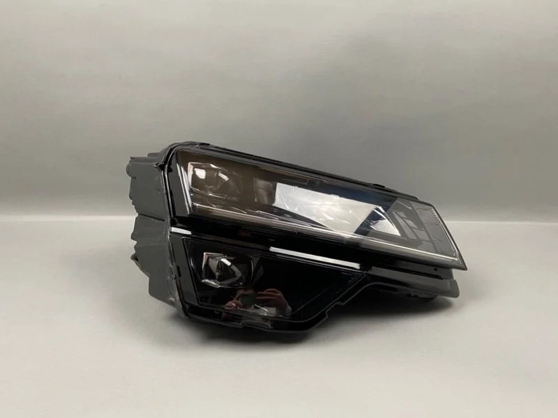 Фара Skoda Karoq 2017-2021 57B941016D, правая