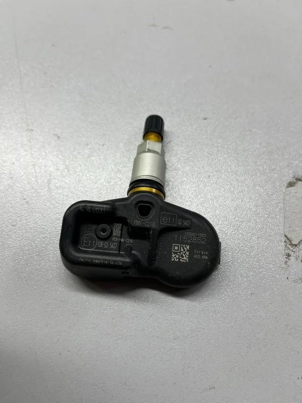 Датчик давления в шине TOYOTA Land Cruiser 2015 4260702031 URJ200 1VD-FTV 4.5