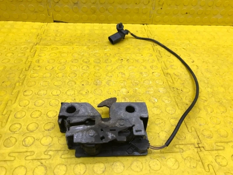 Замок капота Skoda Octavia 2018 5E0823509B 5E3 CJS 298666