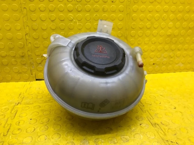 Бачок расширительный Skoda Octavia 2018 5Q0121407G 5E3 CJS 298666