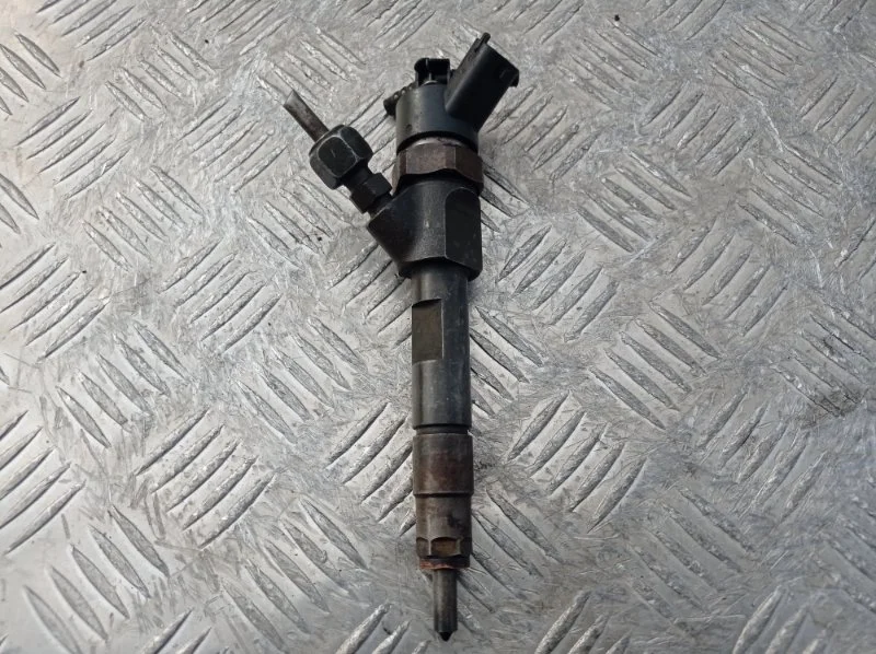 Форсунка топливная Renault Laguna 2004 0445110021 II F9Q