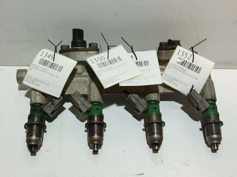 Форсунка топливная MITSUBISHI LANCER 2003 1465A014 CS2A 4G15