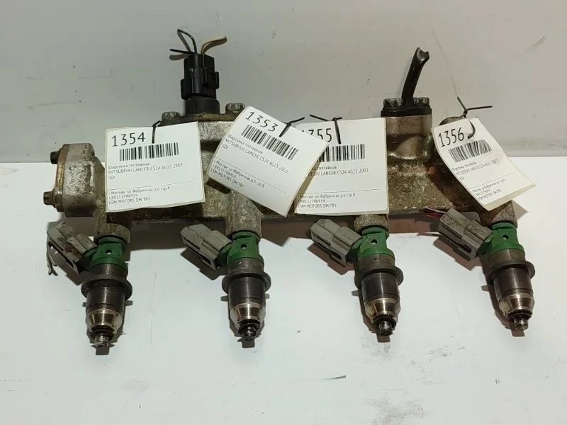 Форсунка топливная MITSUBISHI LANCER 2003 1465A014 CS2A 4G15
