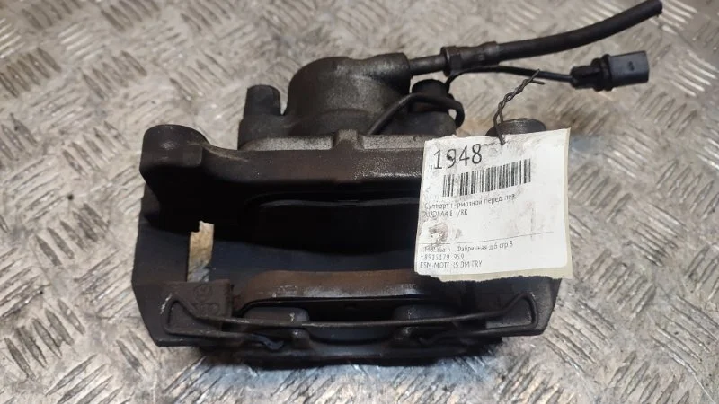 Суппорт тормозной AUDI A4 8K0615123C B8, передний левый