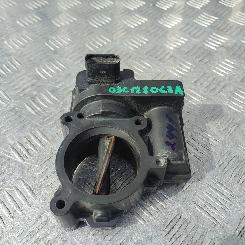 Дроссельная заслонка Skoda Octavia 03C128063A CAV