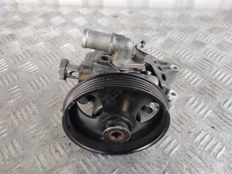 Насос гидроуселителя руля Chevrolet Cruze 96837813 J300 F18D4