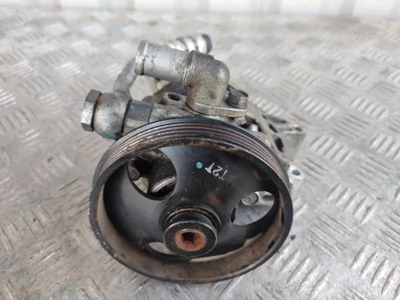 Насос гидроуселителя руля Chevrolet Cruze 96837813 J300 F18D4