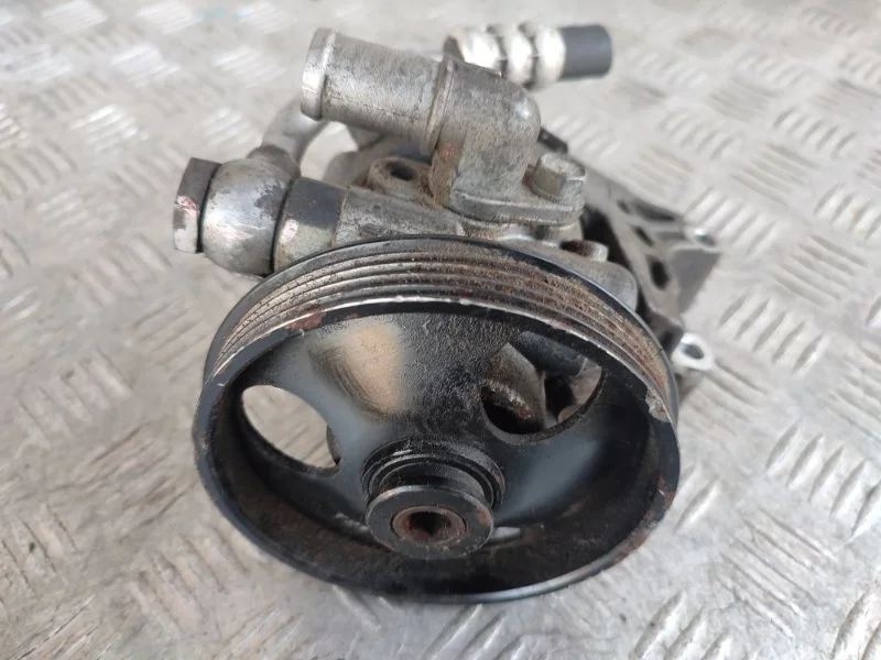 Насос гидроуселителя руля Chevrolet Cruze 96837813 J300 F18D4