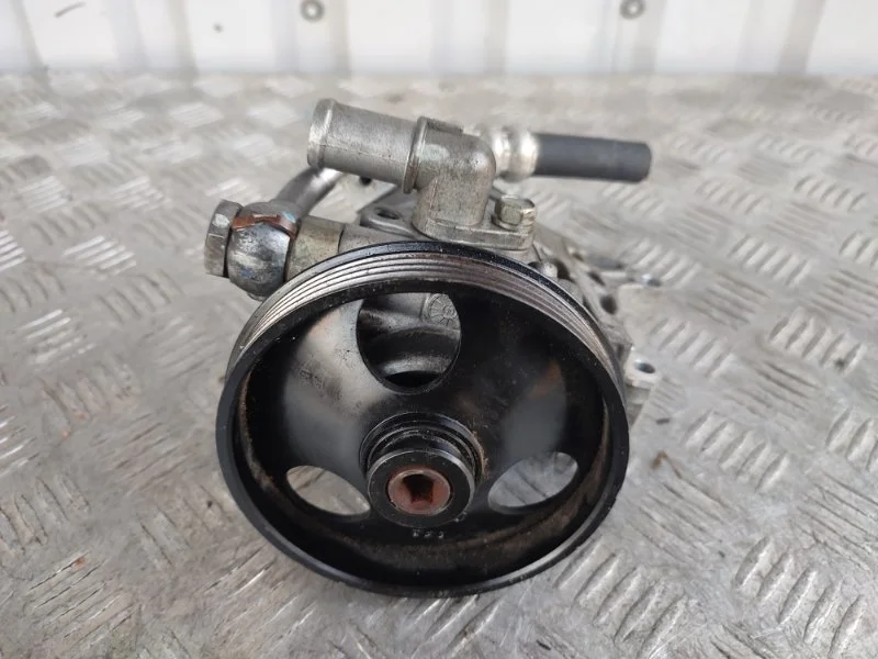 Насос гидроуселителя руля Chevrolet Cruze 96837813 J300 F18D4