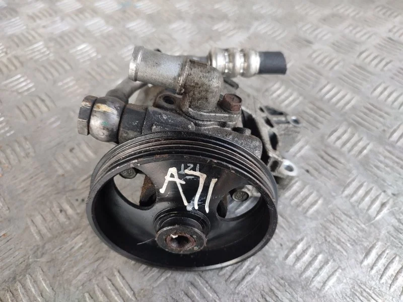 Насос гидроуселителя руля Chevrolet Cruze 96837813 J300 F18D4