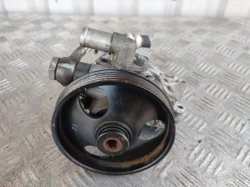 Насос гидроуселителя руля Chevrolet Cruze 96837813 J300 F18D4