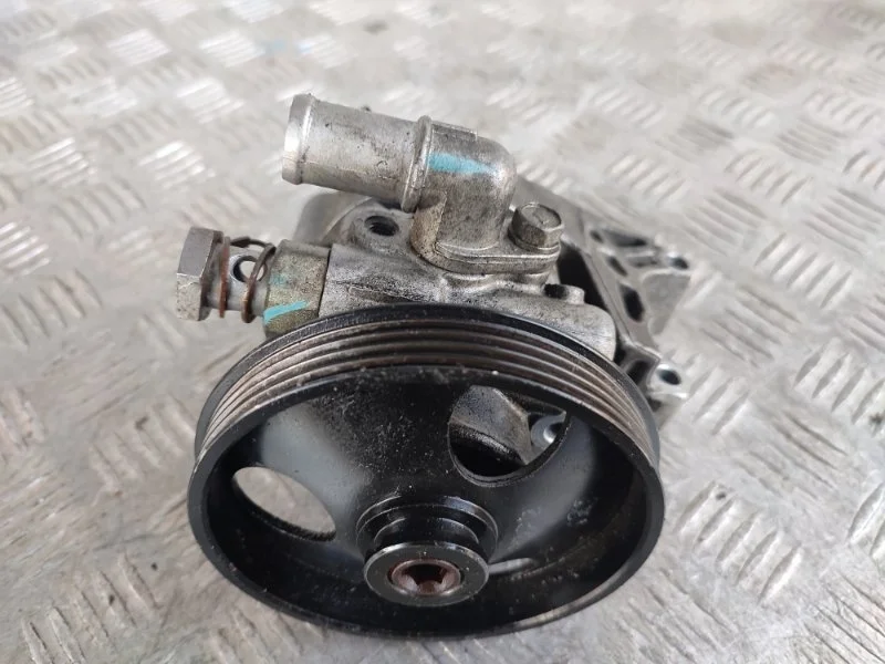 Насос гидроуселителя руля Chevrolet Cruze 96837813 J300 F18D4