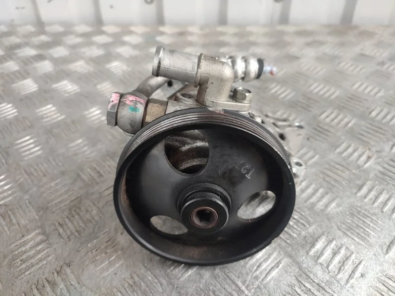 Насос гидроуселителя руля Chevrolet Cruze 96837813 J300 F18D4