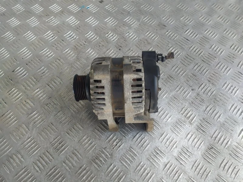 Генератор Chevrolet Cruze 13500577 J300 F18D4
