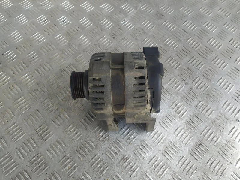 Генератор Chevrolet Cruze 13500577 J300 F18D4