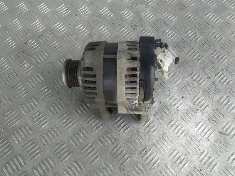 Генератор Chevrolet Cruze 13500577 J300 F18D4