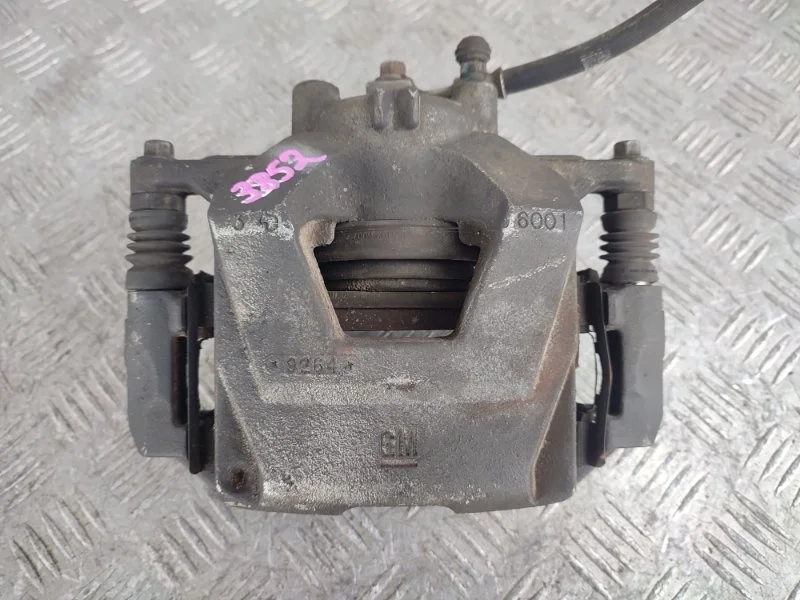 Суппорт тормозной CHEVROLET CRUZE 13301189 J300, передний левый